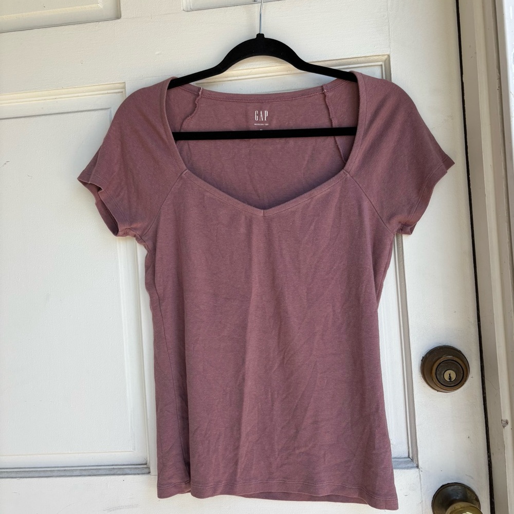 GAP Women's Dusty Pink Short Sleeve Top. SMB